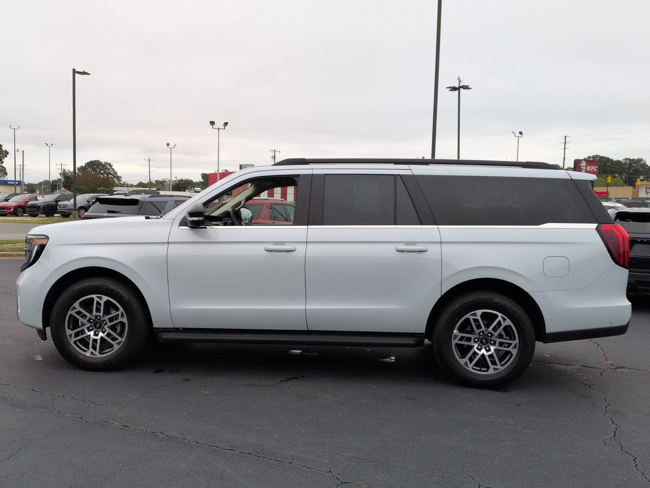 2025 Ford Expedition Max Active