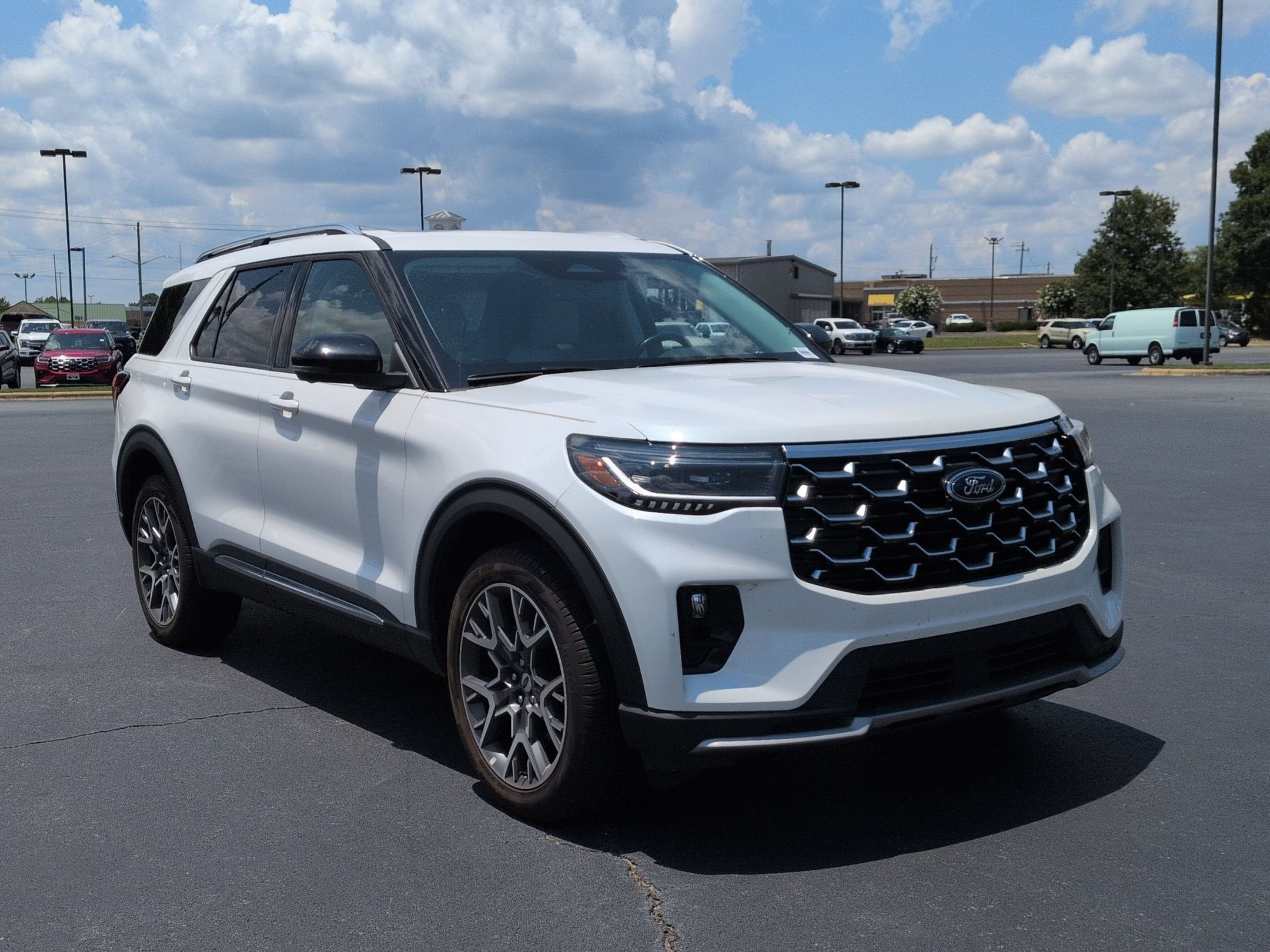 2025 Ford Explorer Platinum
