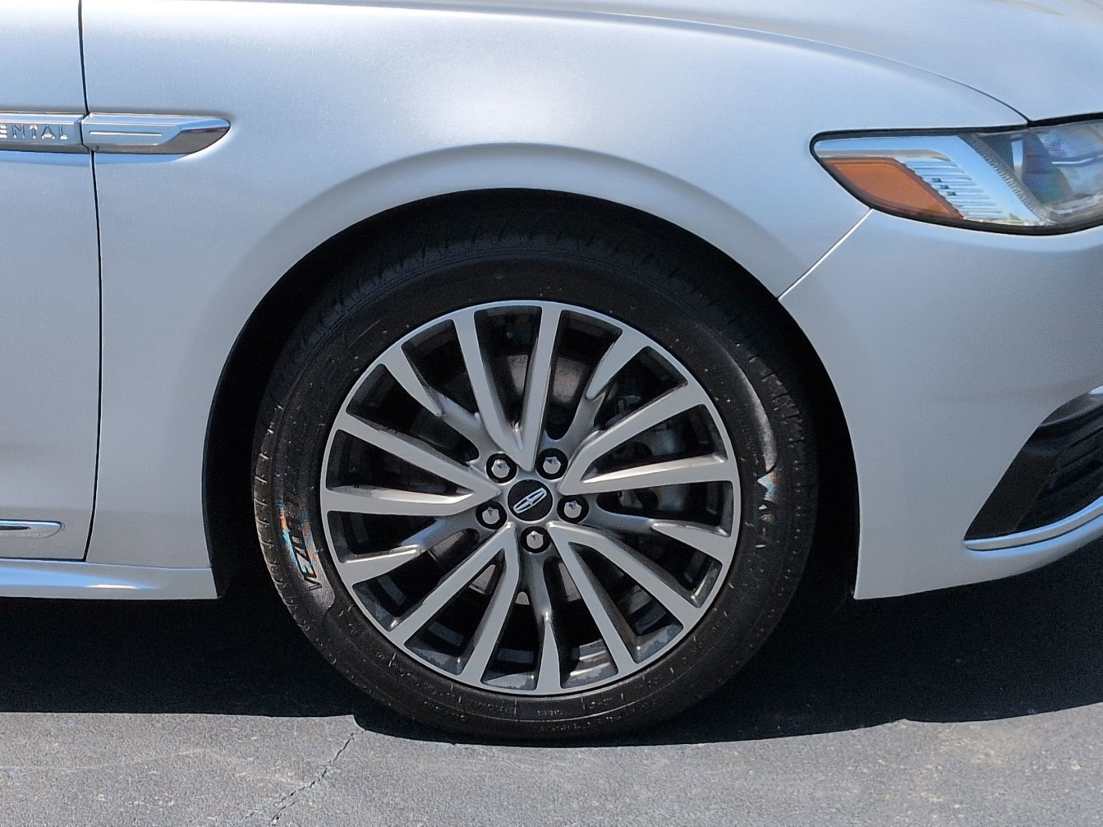 2017 Lincoln Continental Select