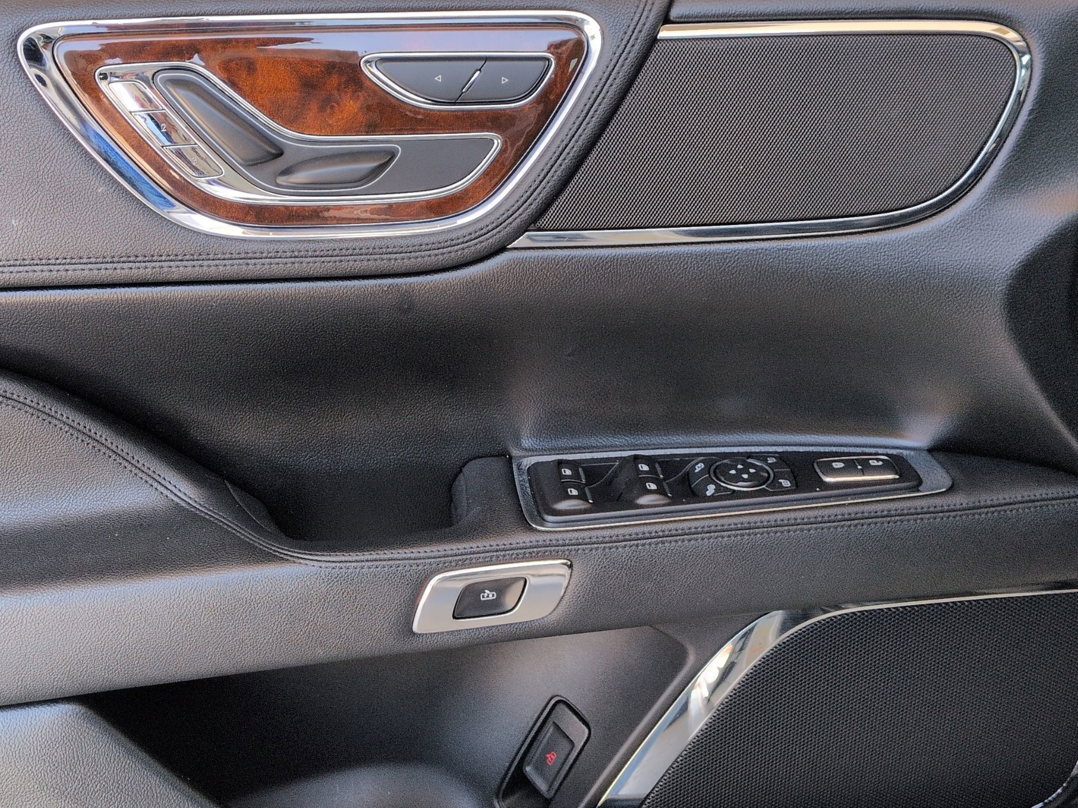 2017 Lincoln Continental Select