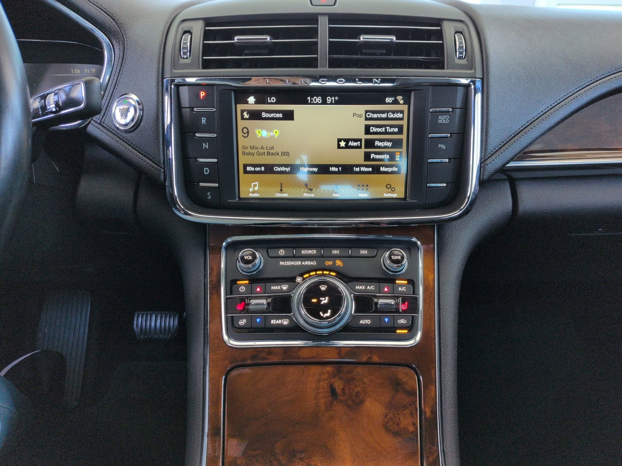 2017 Lincoln Continental Select