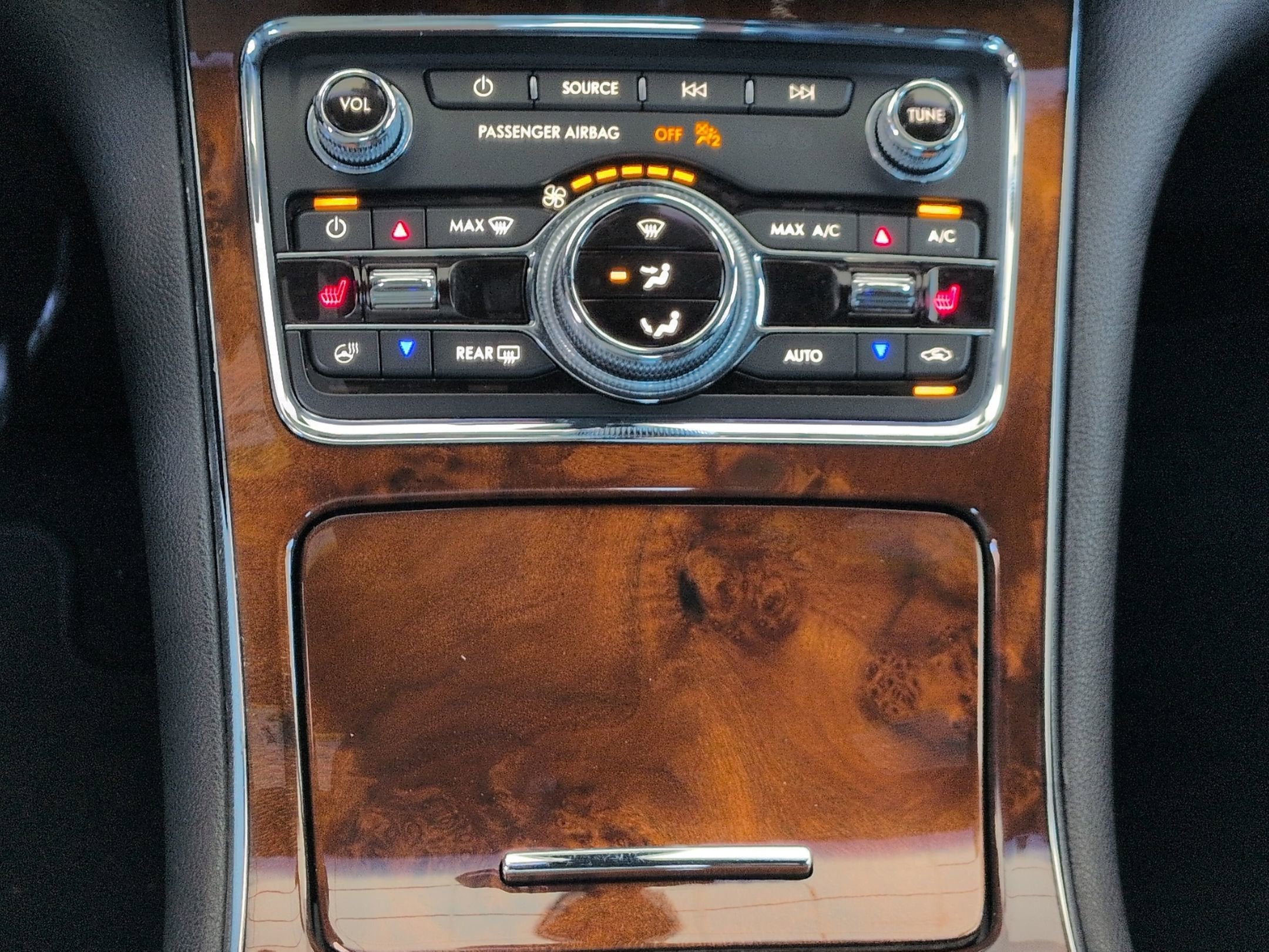 2017 Lincoln Continental Select