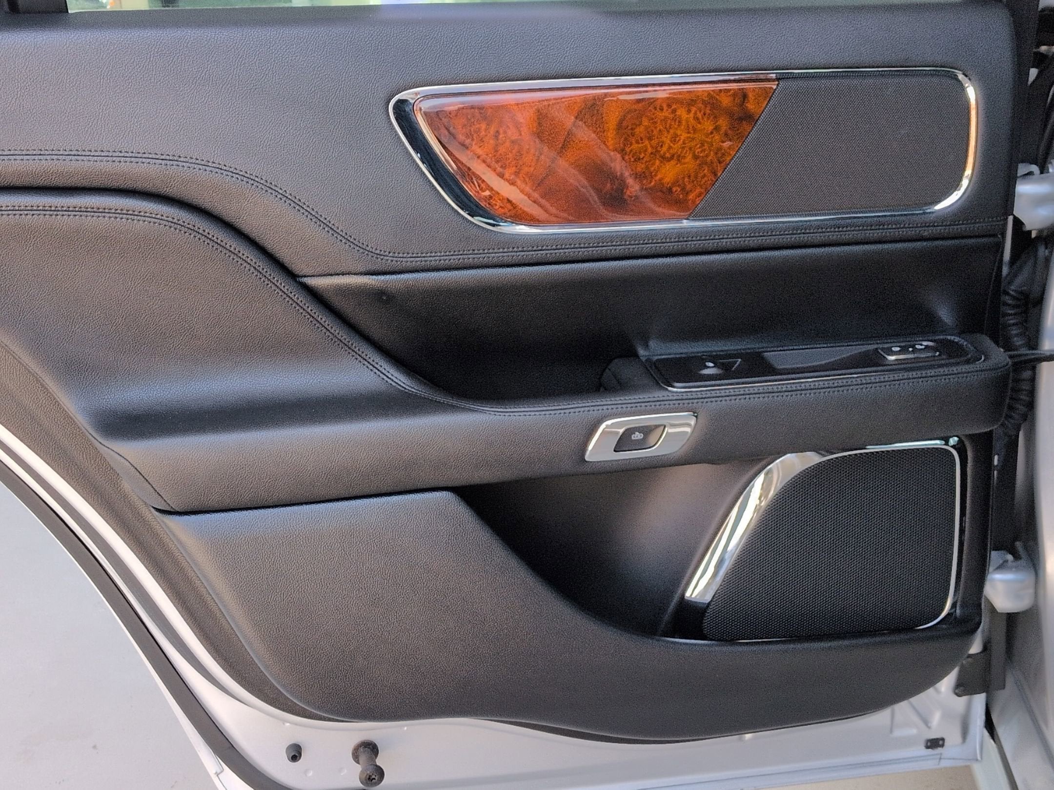 2017 Lincoln Continental Select