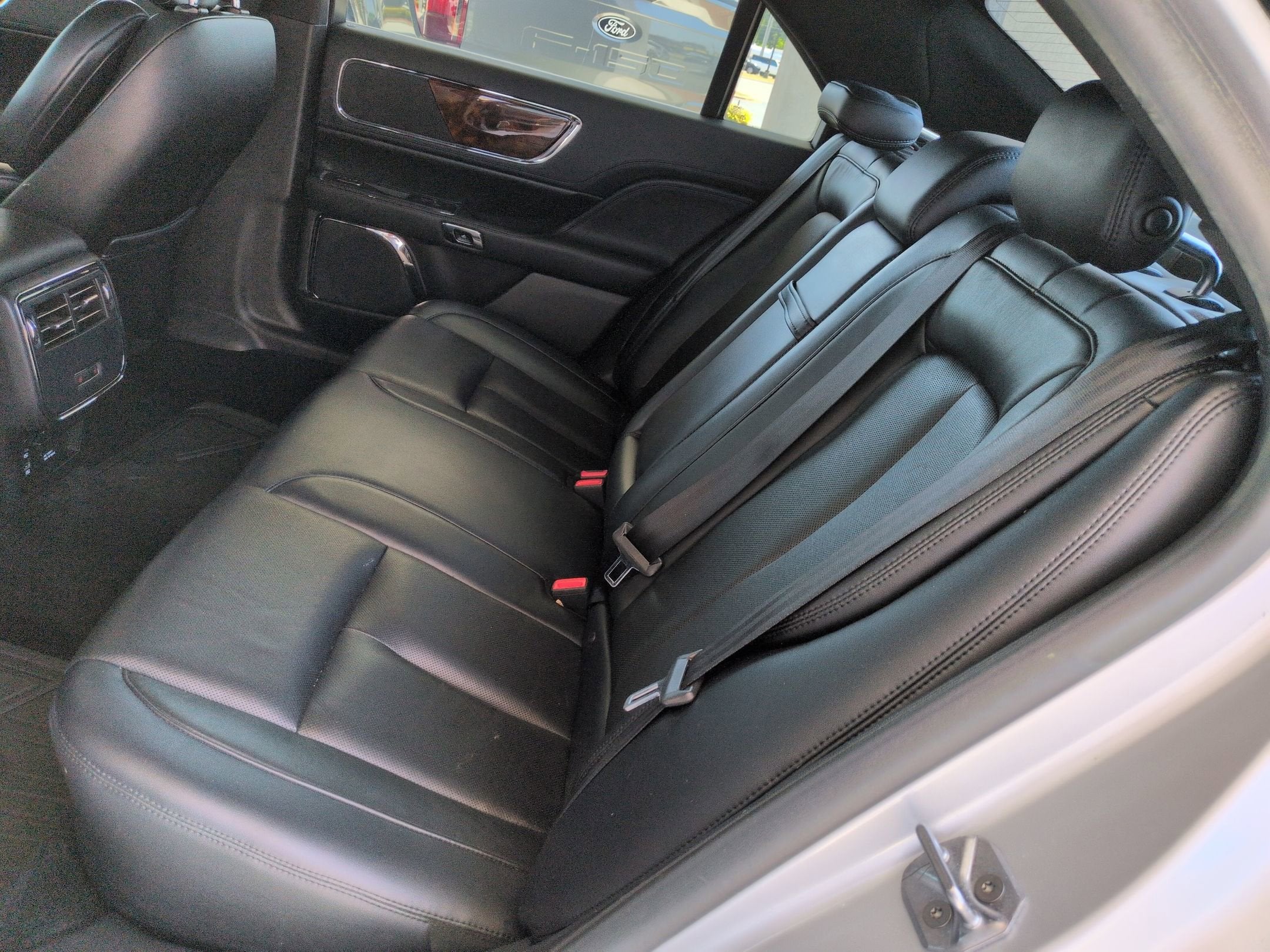 2017 Lincoln Continental Select