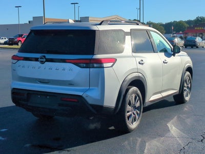 2025 Nissan Pathfinder SV