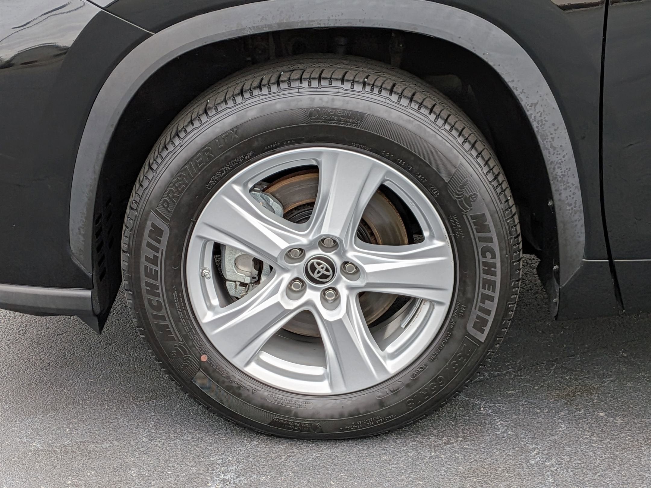 2023 Toyota Highlander LE