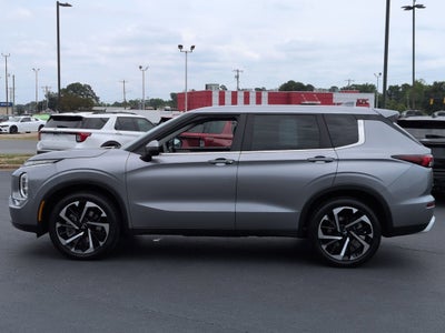 2023 Mitsubishi Outlander SE