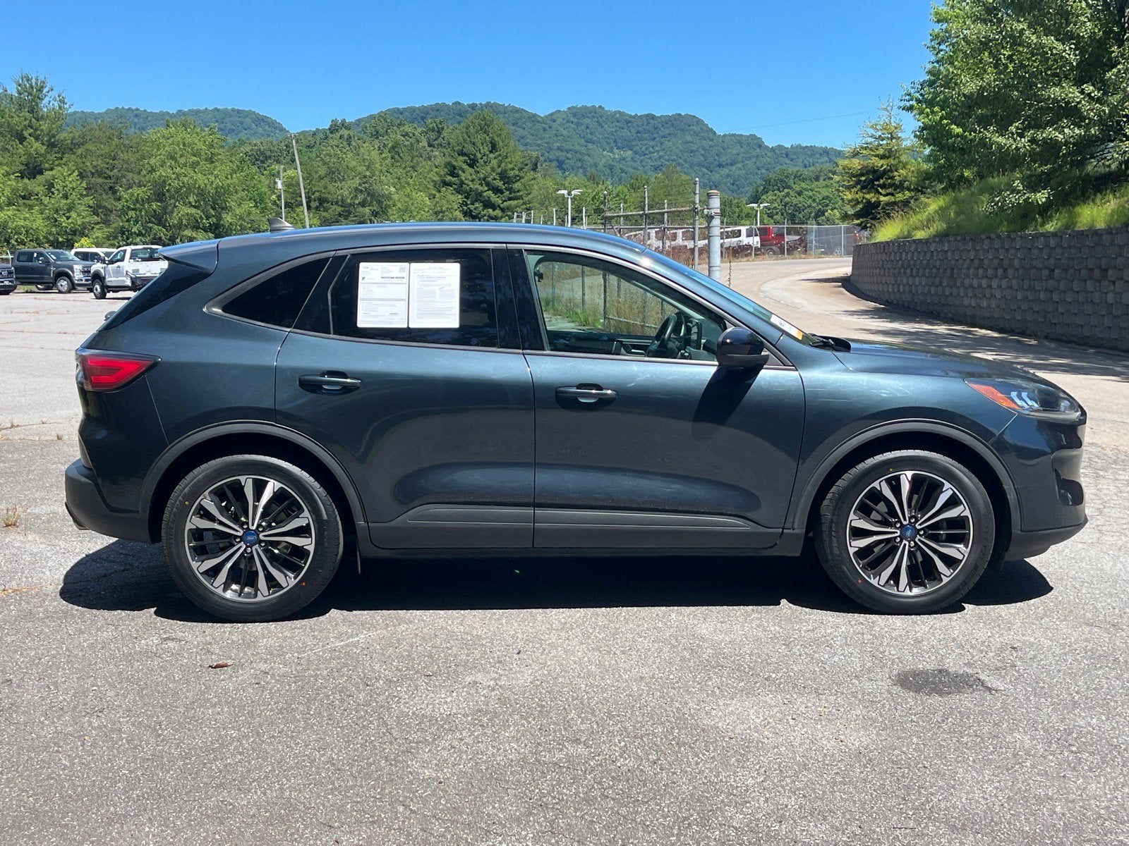 2022 Ford Escape SE