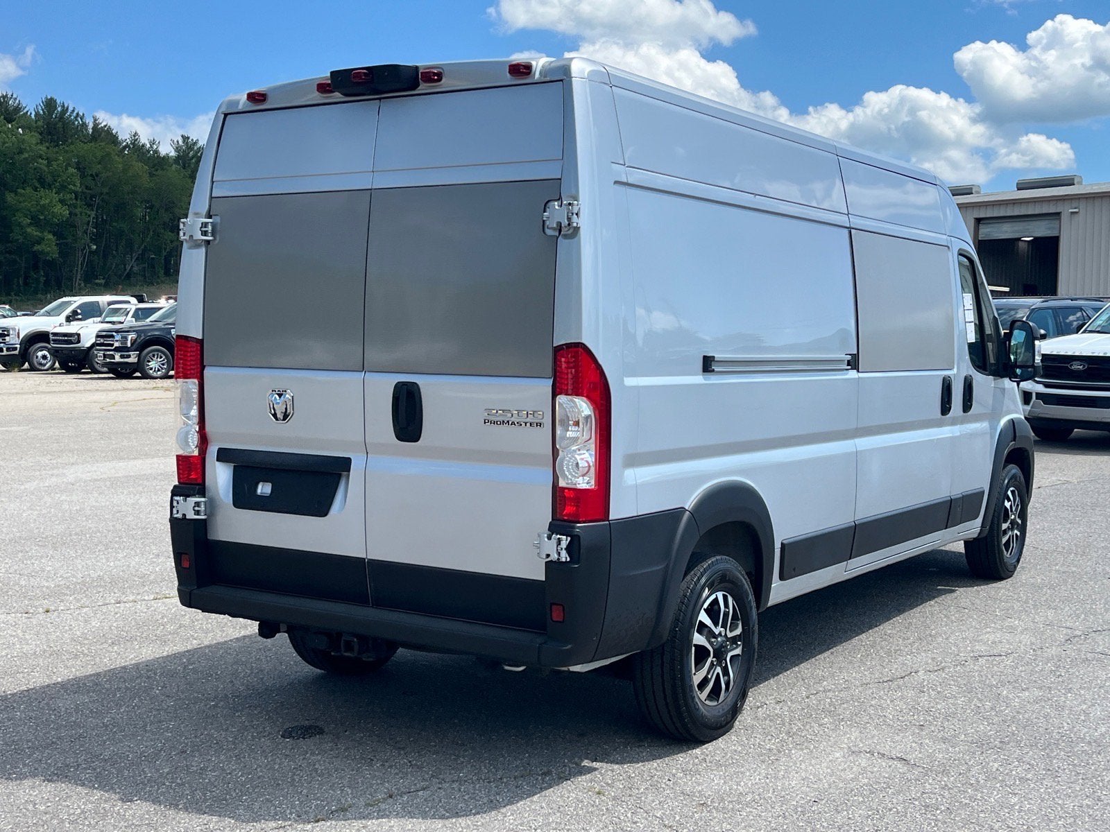 2024 RAM ProMaster Cargo Van SLT+